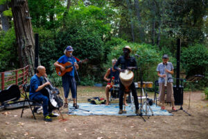 Narbonne : soirée solidaire, place du Forum @ Place du Forum